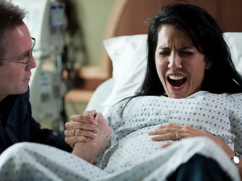 What Are First Signs of Labor Starting? 3 labor contractions vs braxton hicks
