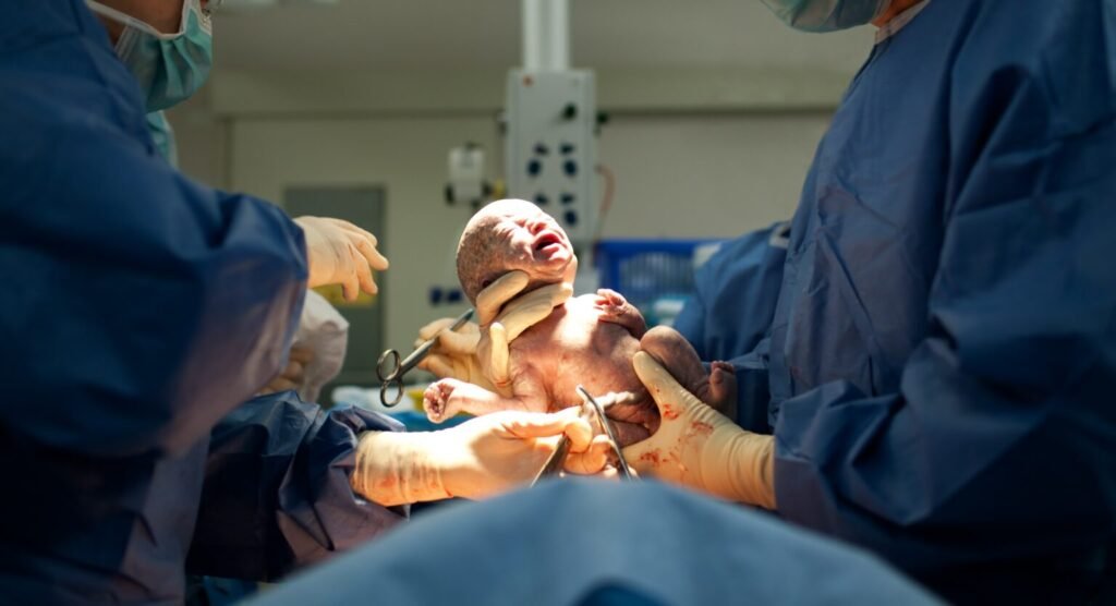 Is normal delivery painful or C-section? 2 normal delivery vs caesarean section
